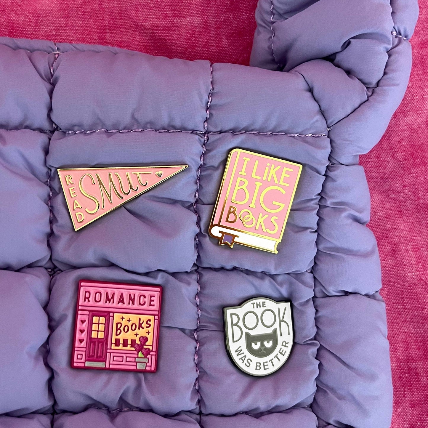 "Read Smut" Enamel Lapel Pin