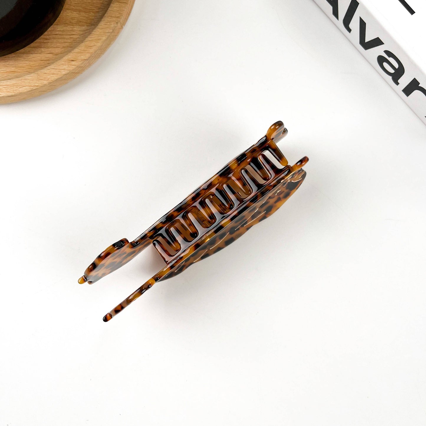 Jaguar Acetate Claw Clip