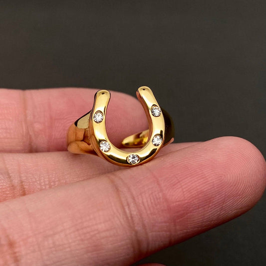 Lucky Girl Inlaid Horseshoe 18K Gold-Plated Ring