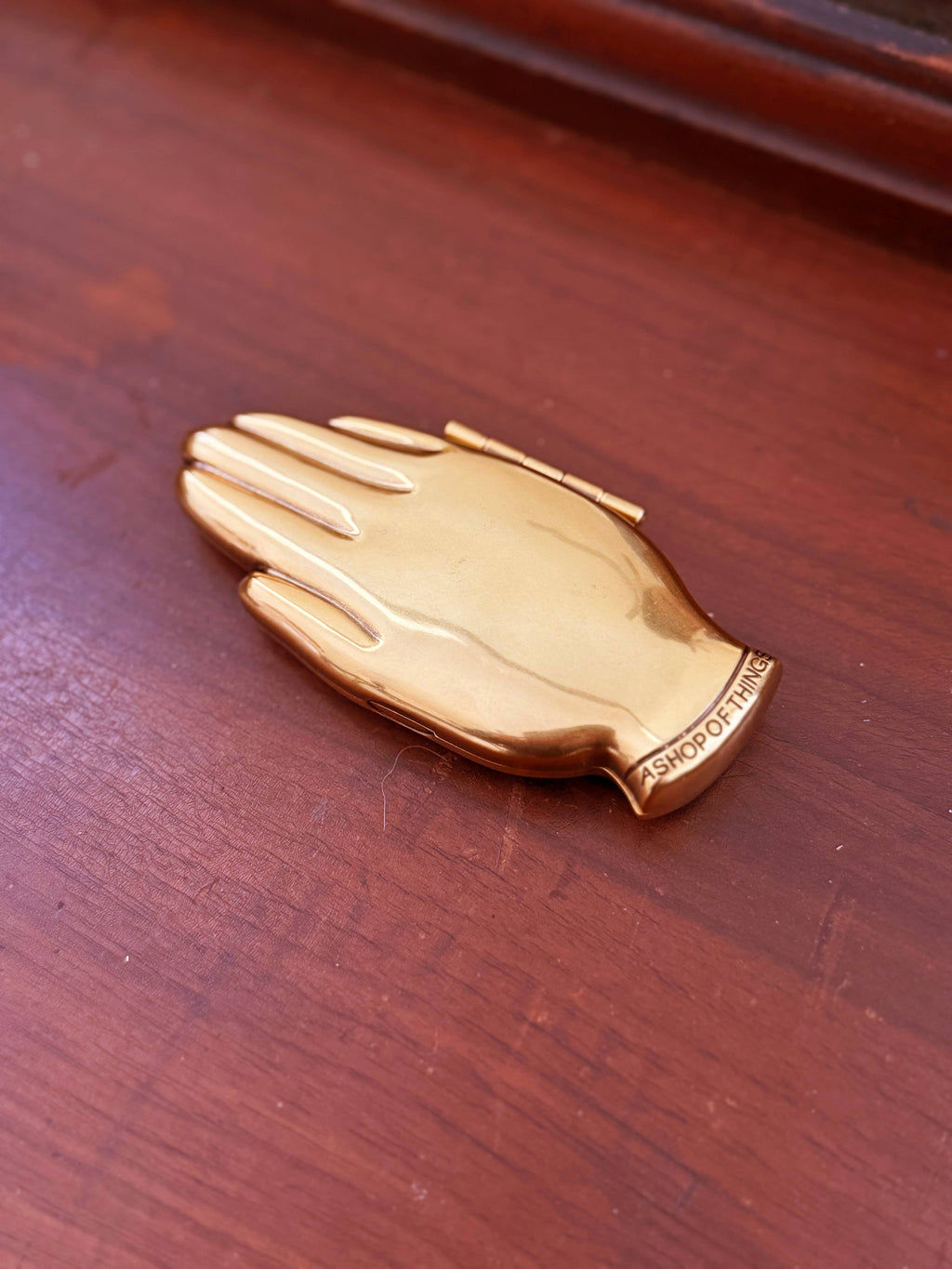 "A Helpful Hand" Handheld Compact
