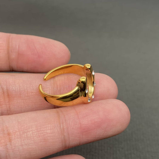 Lucky Girl Inlaid Horseshoe 18K Gold-Plated Ring