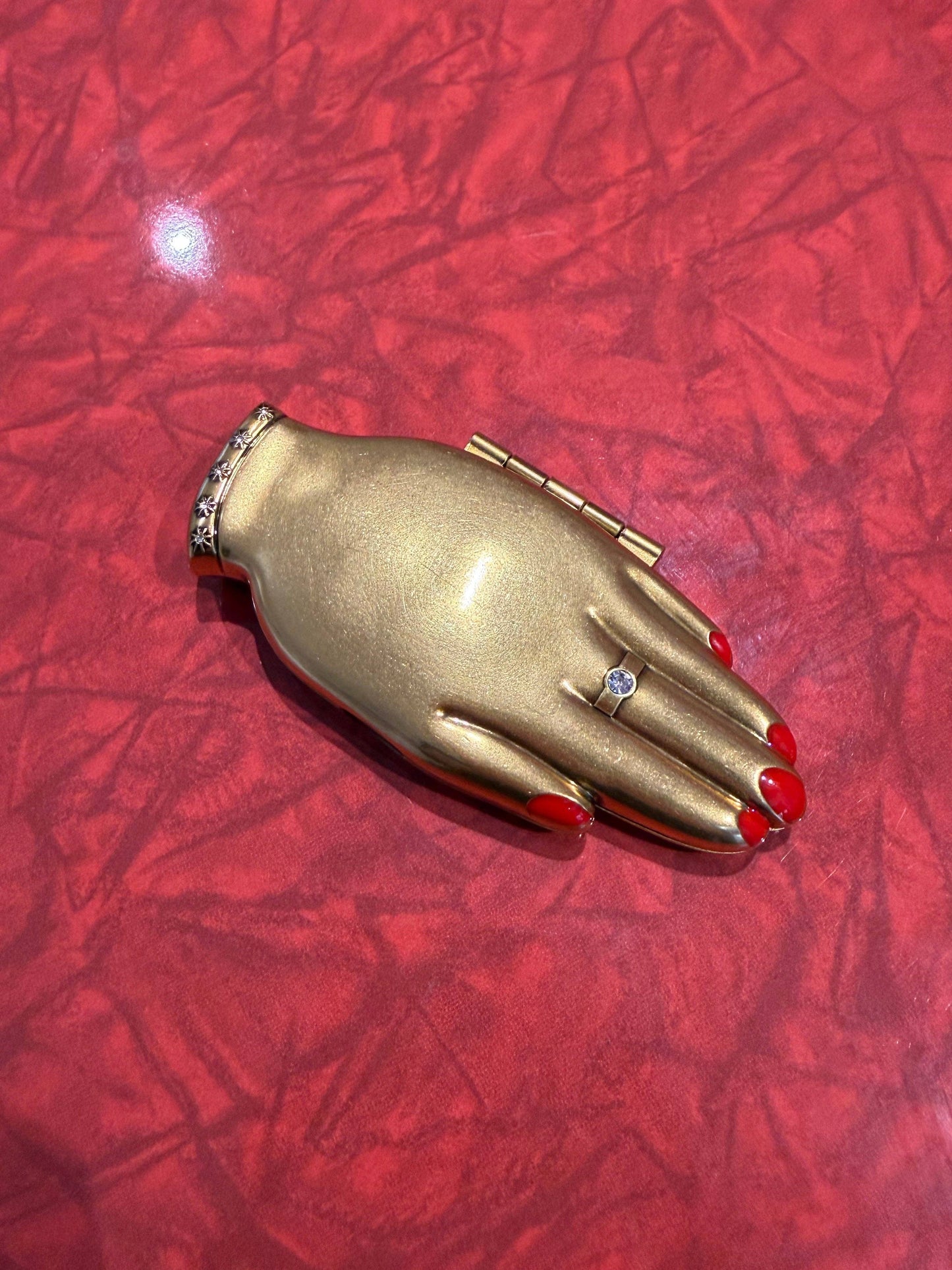 "A Helpful Hand" Handheld Compact