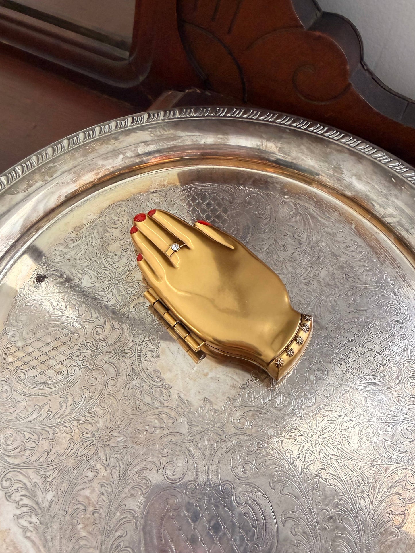"A Helpful Hand" Handheld Compact