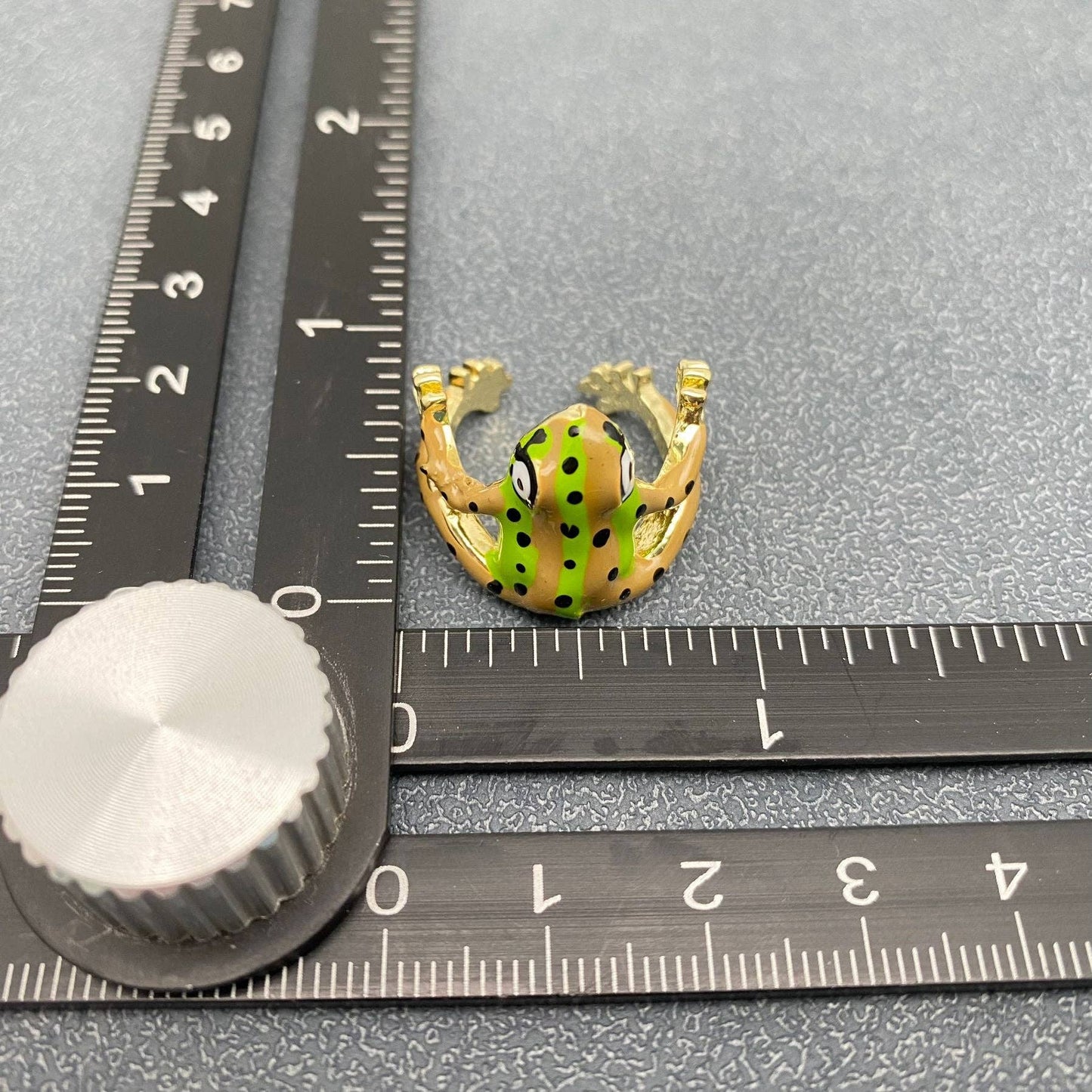 Enamel Tree Frog Ring