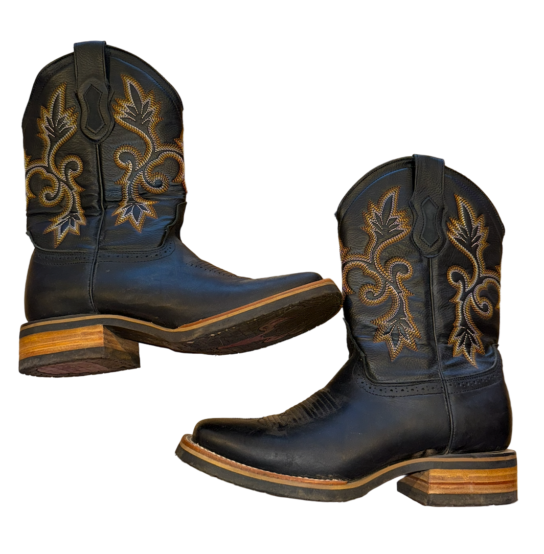 Black Cowboy Boots (Embroidered)